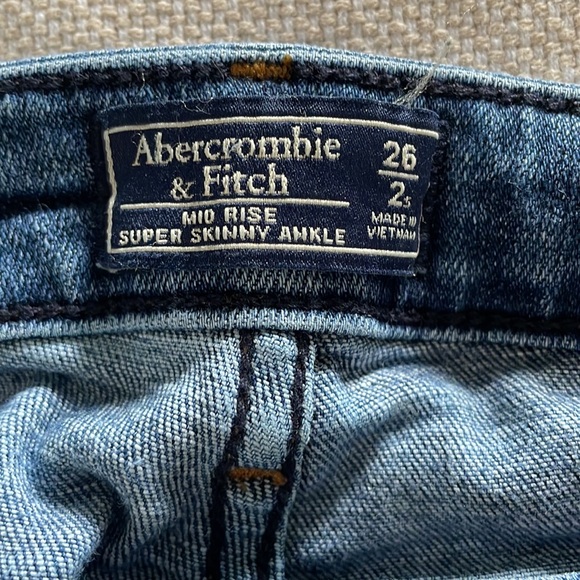 Abercrombie jeans - Picture 2 of 5
